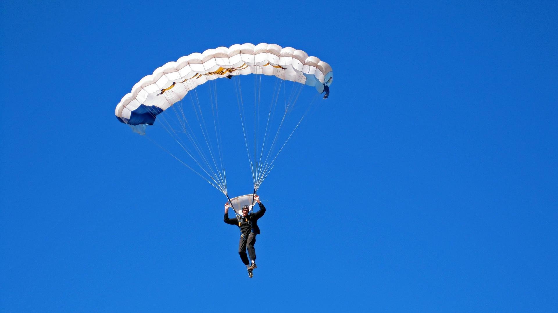 DOTA2赛事幕后揭秘：选手训练与团队协作，成功之路，dota2职业选手训练